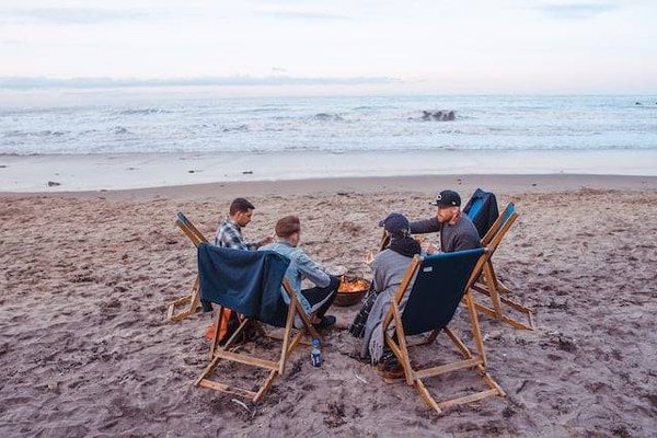 Quels sont les campings les plus adaptés pour camper en famille sur la côte varoise ?